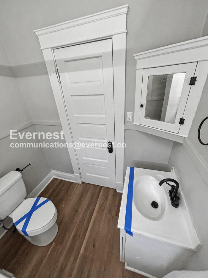 Building Photo - 2932 E 118th St