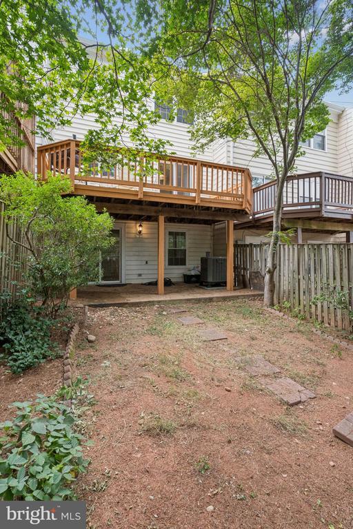 Building Photo - 46858 Lawnes Creek Terrace