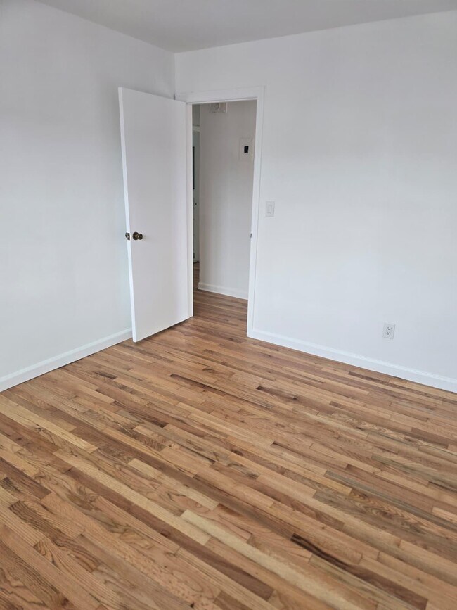 Building Photo - 153 Palisade Ave