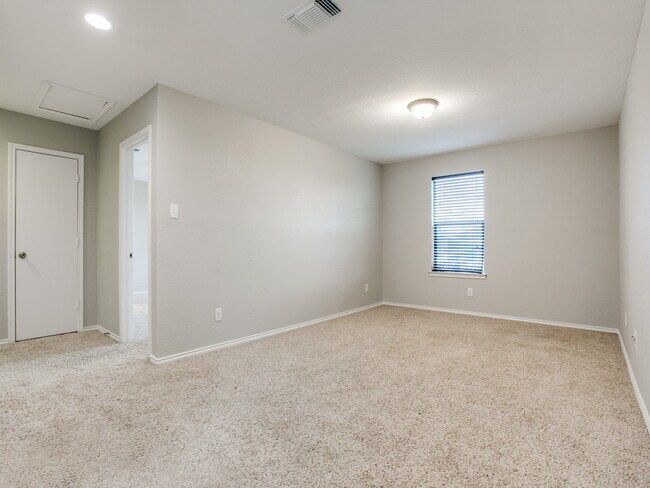 Building Photo - 4346 Safe Hbr