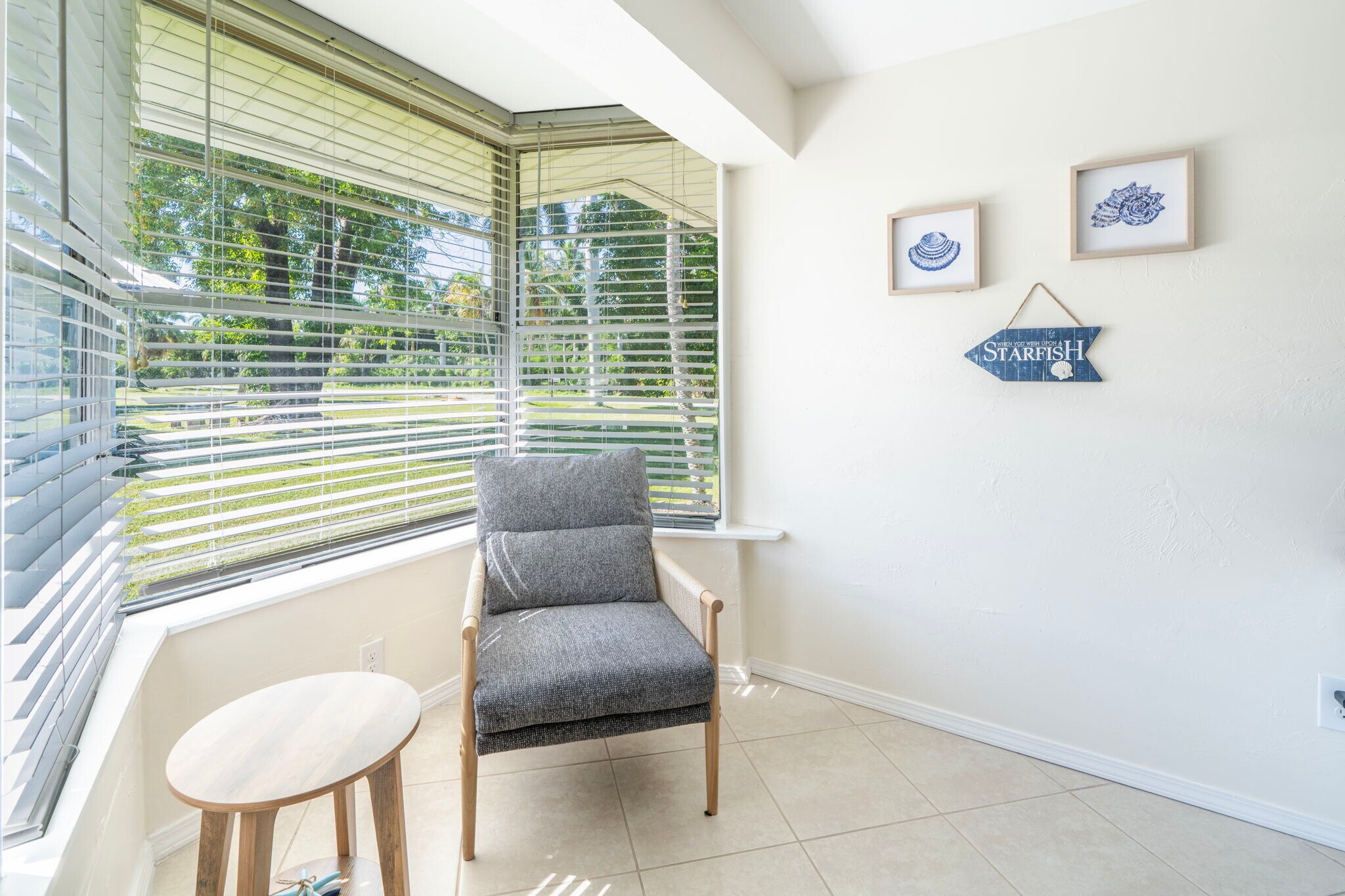 Building Photo - 4464 E Riverside Dr