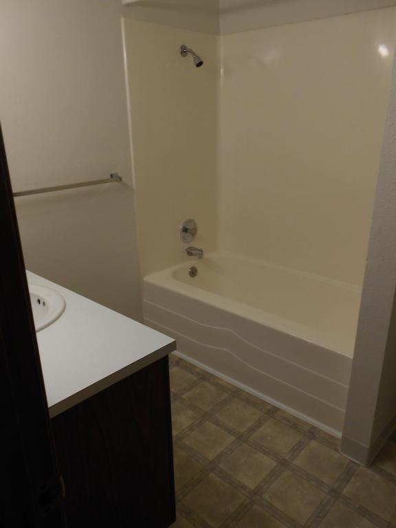 Building Photo - 386 30th Ave SE