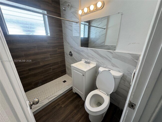 Building Photo - 7300 Harding Ave