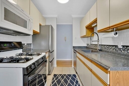 Building Photo - 272 Regency Park Dr