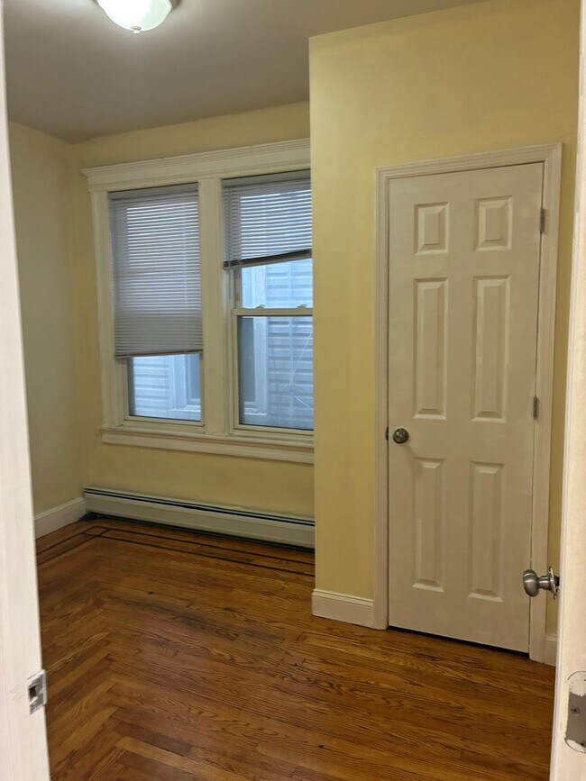 Building Photo - 244 Fowler Ave
