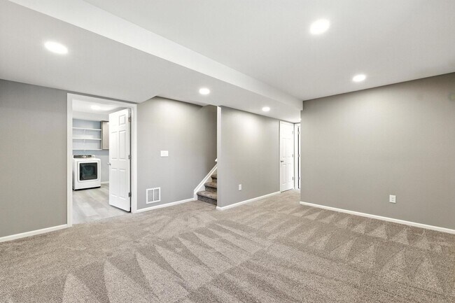 Building Photo - Beautiful, Well-Maintained 4 Bed/4 Bath Ho...