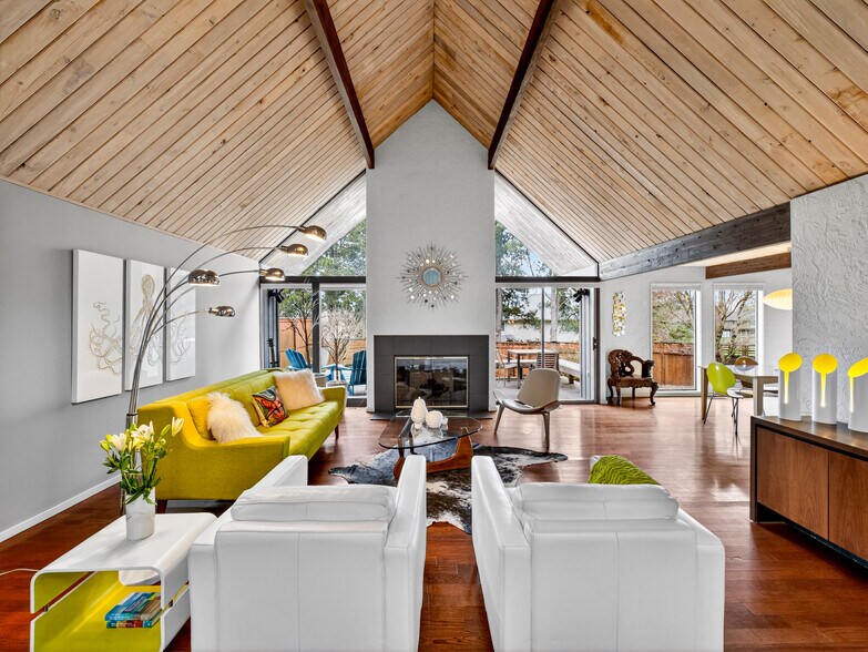 Building Photo - 10956 SE Azar Dr