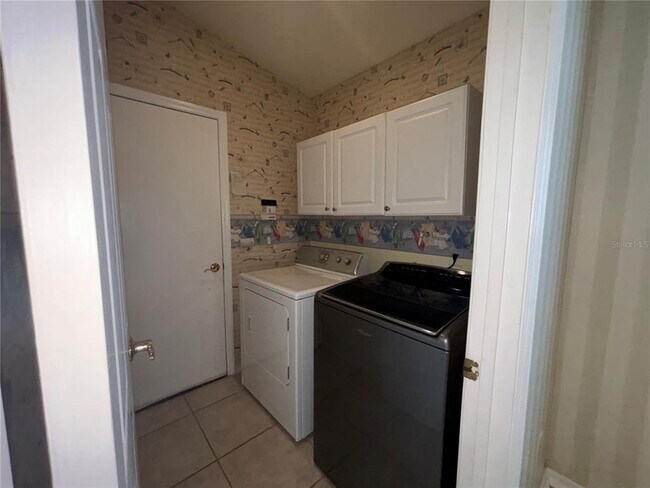 Building Photo - 10132 Heather Sound Dr