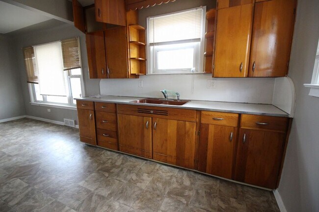Building Photo - Centerline Home for Rent