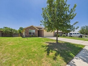 Building Photo - 607 Luna Vista Dr