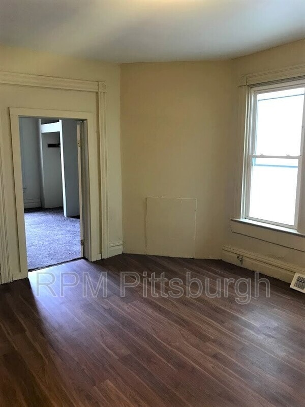 Building Photo - 3108 Niagara St