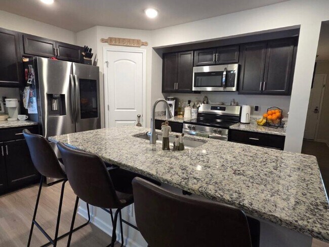 Building Photo - 107 Streamlet Dr