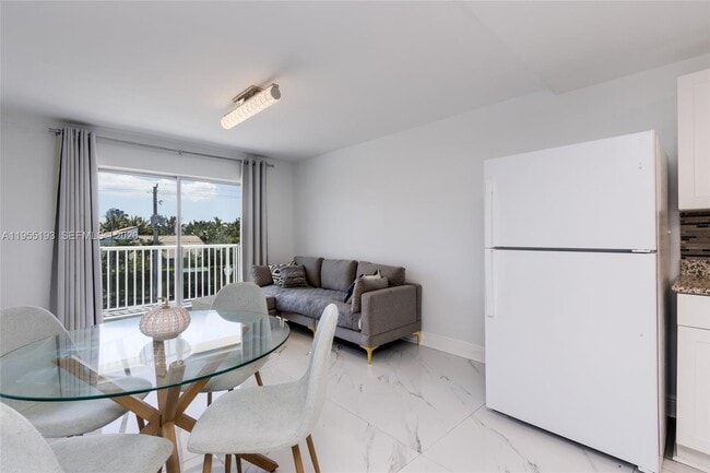 Building Photo - 3527 NE 168th St