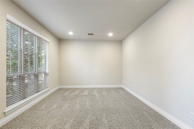 Building Photo - 3819 May Ridge Ln