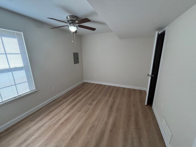 Building Photo - 1512-1514 Citadel Dr.