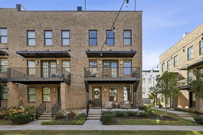 Building Photo - 1024 Robert Smalls Wy