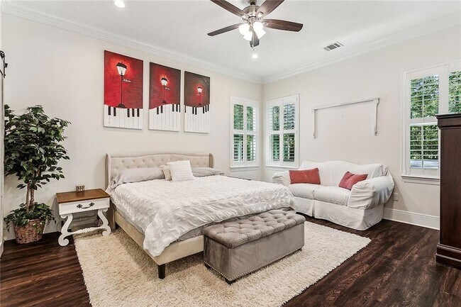 Building Photo - 12099 Jones Rd