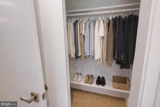 Building Photo - 650 N 36th St