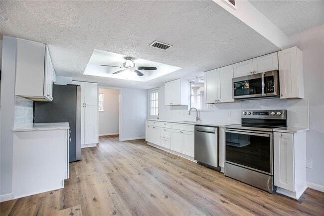 Building Photo - 605 Jeff Davis Ct