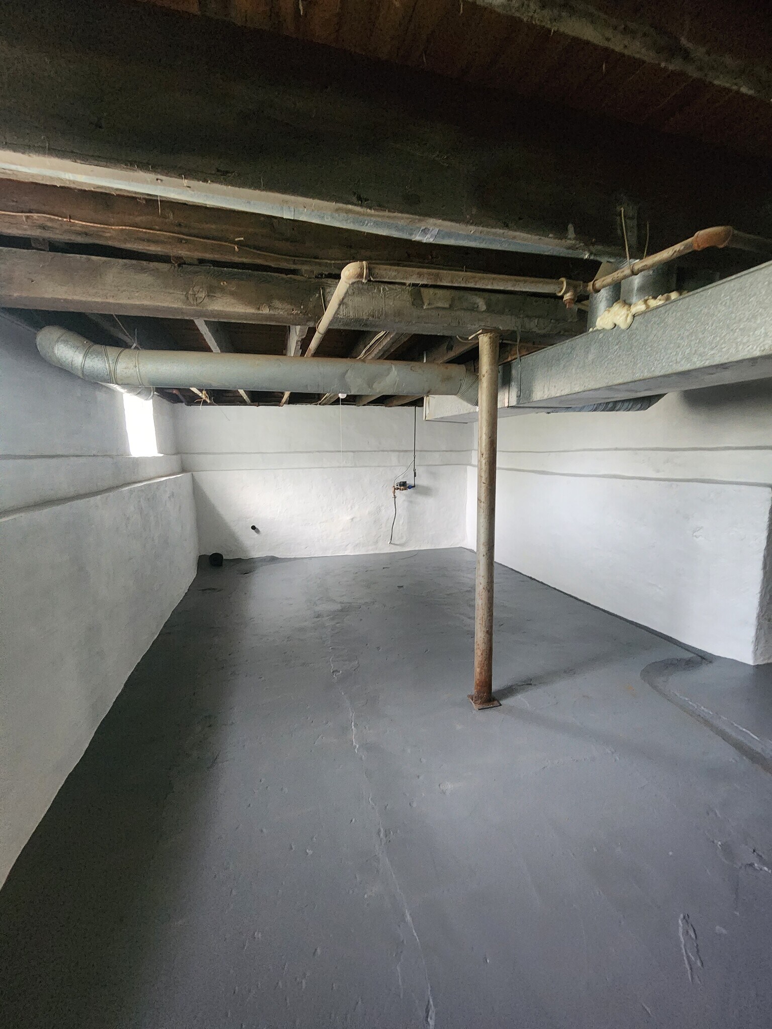 Basement - 1815 N Goodman St