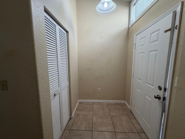 Building Photo - Spacious Open-Concept Home with Bonus Patio & Fenced Yard