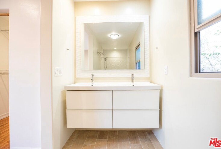 Master bathroom - 8251 W 4th St