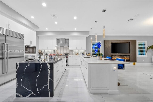 Building Photo - 16849 Pierre Cir