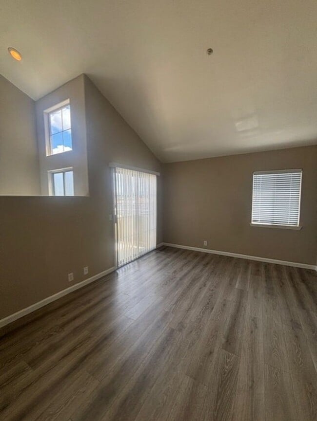 Building Photo - Your Pismo Escape: Stylish 2BR with Fireplace, Patio & Beach Proximity