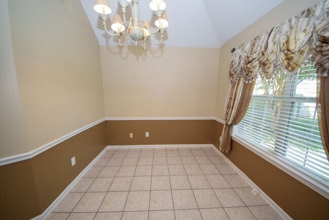 Building Photo - Gorgeous 3 bed, 2 bath with BONUS in Cordova.