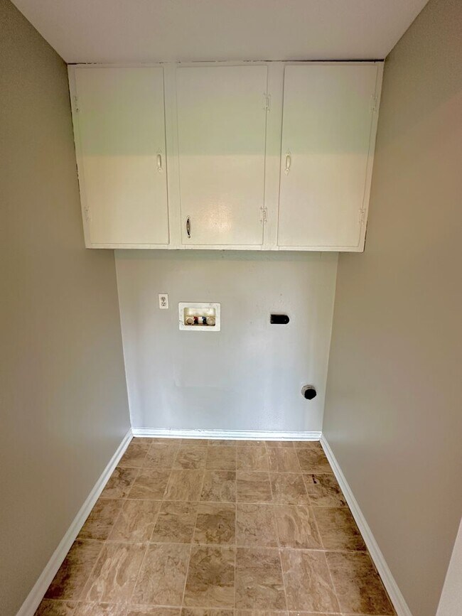 Building Photo - 130 Timberwood Ln