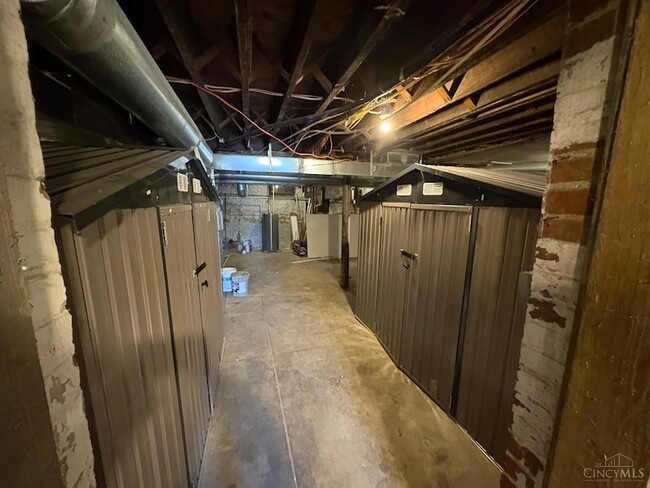 Building Photo - 2218 Highland Ave