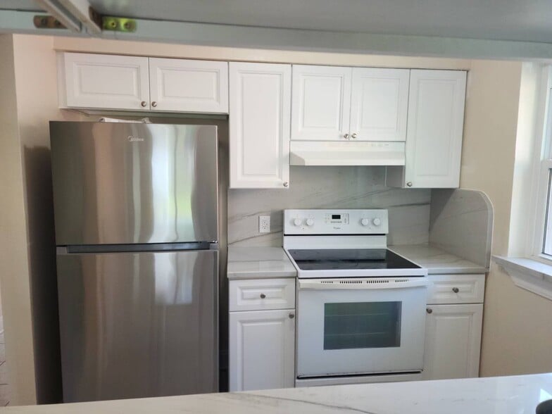 Building Photo - 3731 Bunker Hill Dr