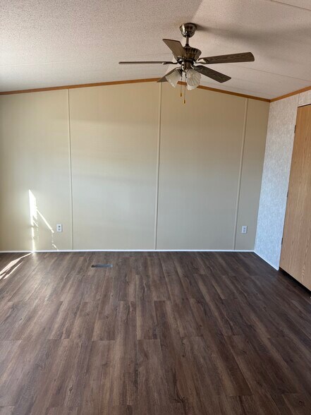 Building Photo - 2070 Krist Ln