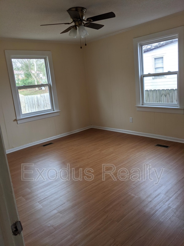 Building Photo - 501 Charlotte Ave