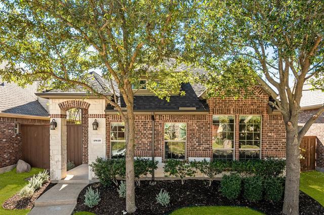 Building Photo - 1810 Sanderlain Ln