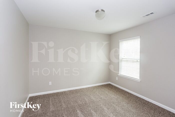 Building Photo - 5531 Tumbling Brook Ln