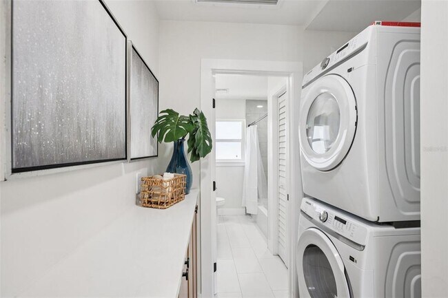 Building Photo - 1739 Bayou Grande Blvd NE