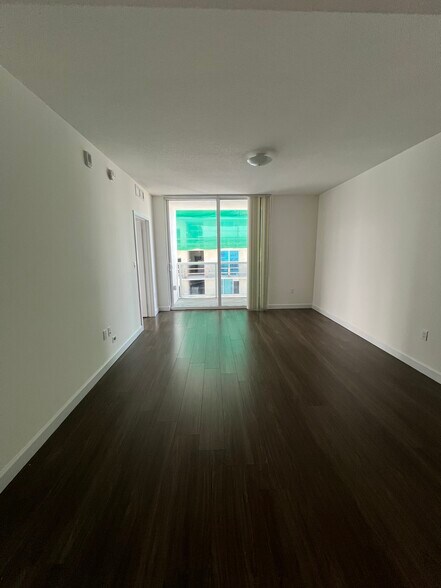 Building Photo - 1635 NE Miami Ct