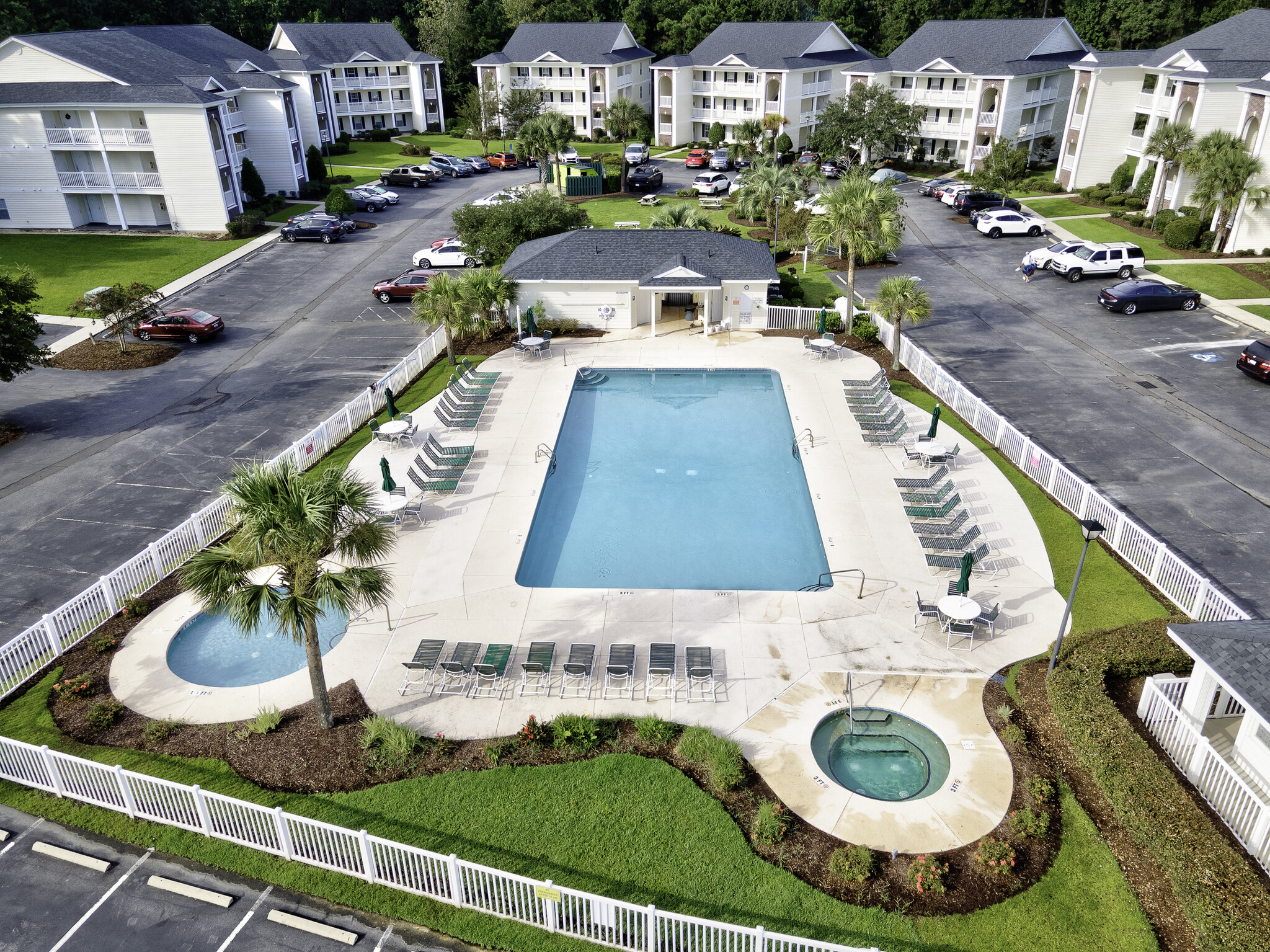 Building Photo - 1278 River Oaks Dr