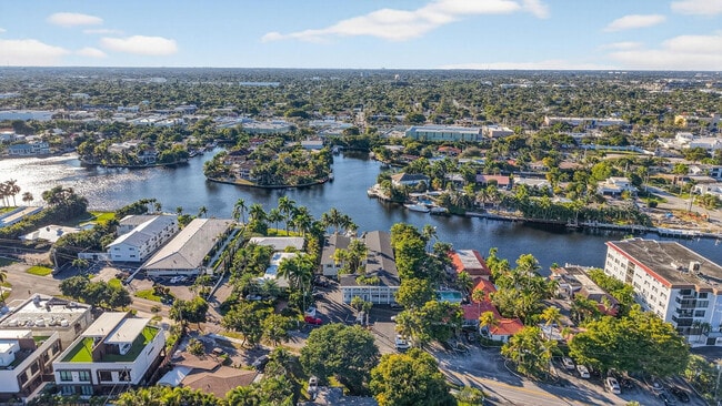 Building Photo - 1821 Middle River Dr