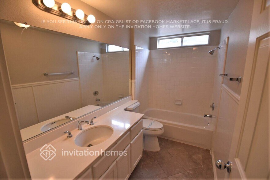 Building Photo - 27451 Echo Canyon Ct