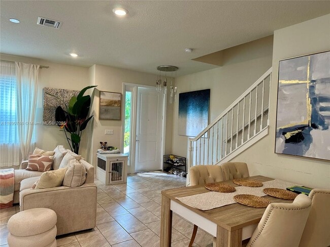 Building Photo - 4144 Greenway Dr