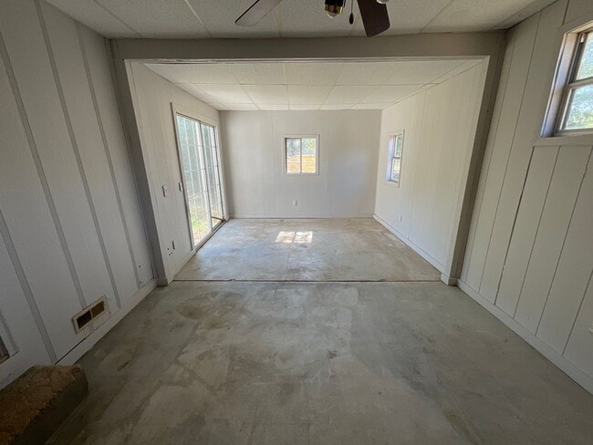 Building Photo - LEASING