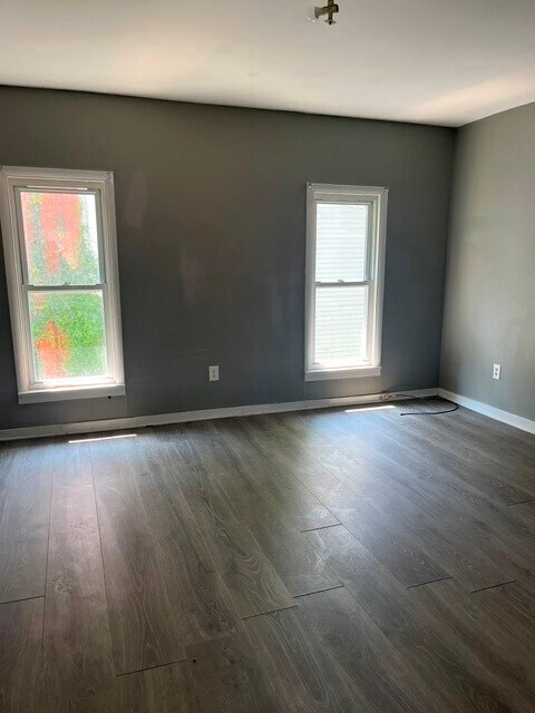 Building Photo - 112 E Chemung Pl
