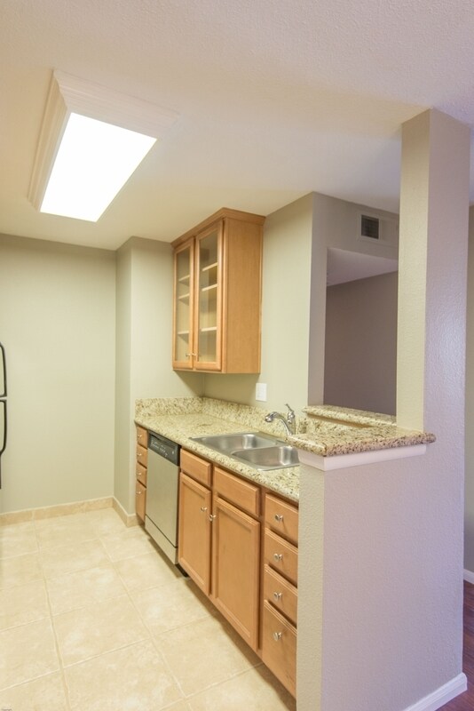 Building Photo - 7130 Shoreline Dr