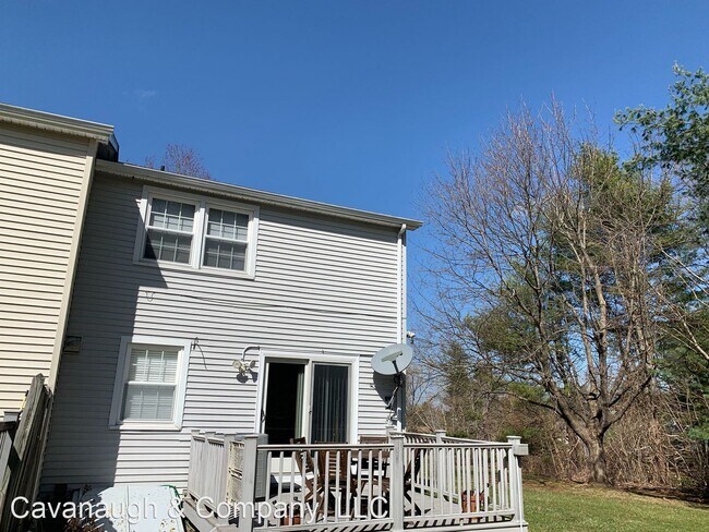 Building Photo - 3 br, 1.5 bath House - 890 Long Hill Road