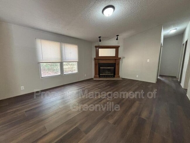 Building Photo - 102 Tifton Ct