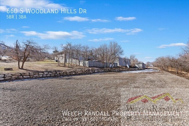 Building Photo - Spacious Single-Family Home in Woodland Hills