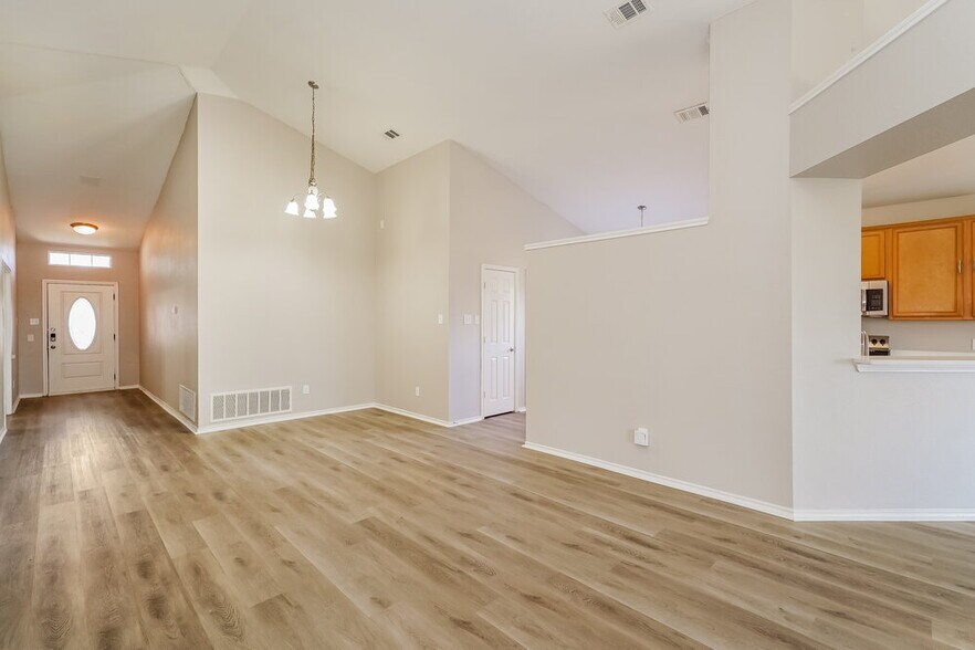 Building Photo - 2668 Pioneer Bluffs Rd