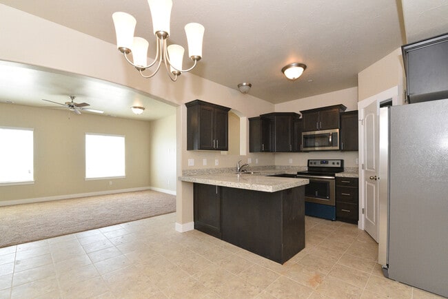 Building Photo - Beautiful Hillcrest Condo in Saratoga Springs
